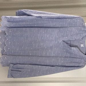 Cute blue and white Old Navy size L top